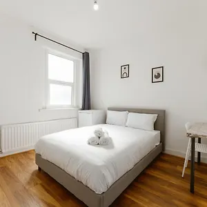 Casa de hóspedes Leyton Comfy Double -50, Londres